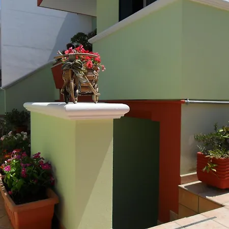 Holiday home Domus Girasoli *